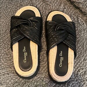 EXCELLENT CONDITION😍CHRISTIAN DIOR SANDALS💗